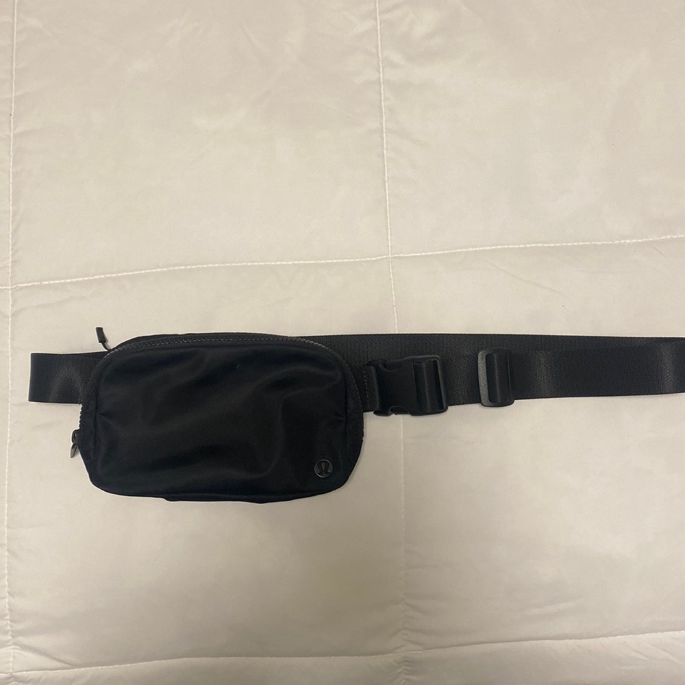 Lululemon belt bag